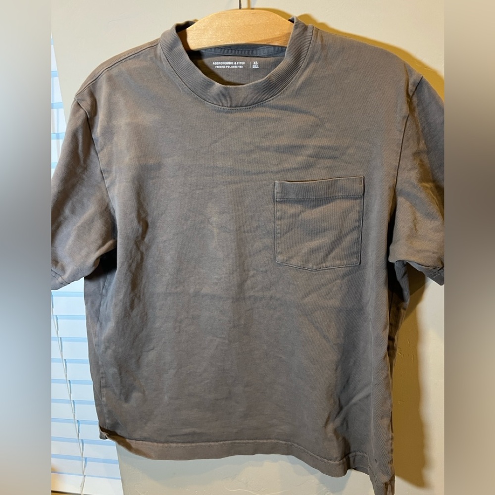 Abercrombie & Fitch Gray Short Sleeve Tee